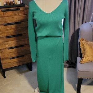 Olive & Oak Vibrant Green Knit Skirt Set.